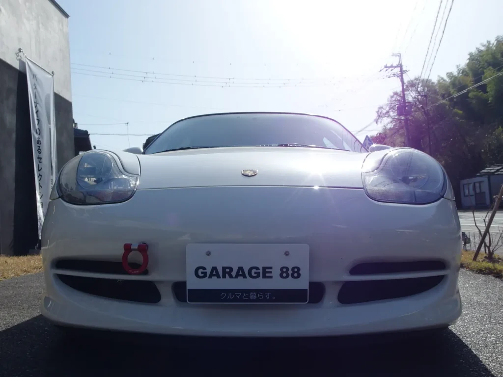 ポルシェ 911 GT3 クラブスポーツ（996）　スムースなデザインのグリル