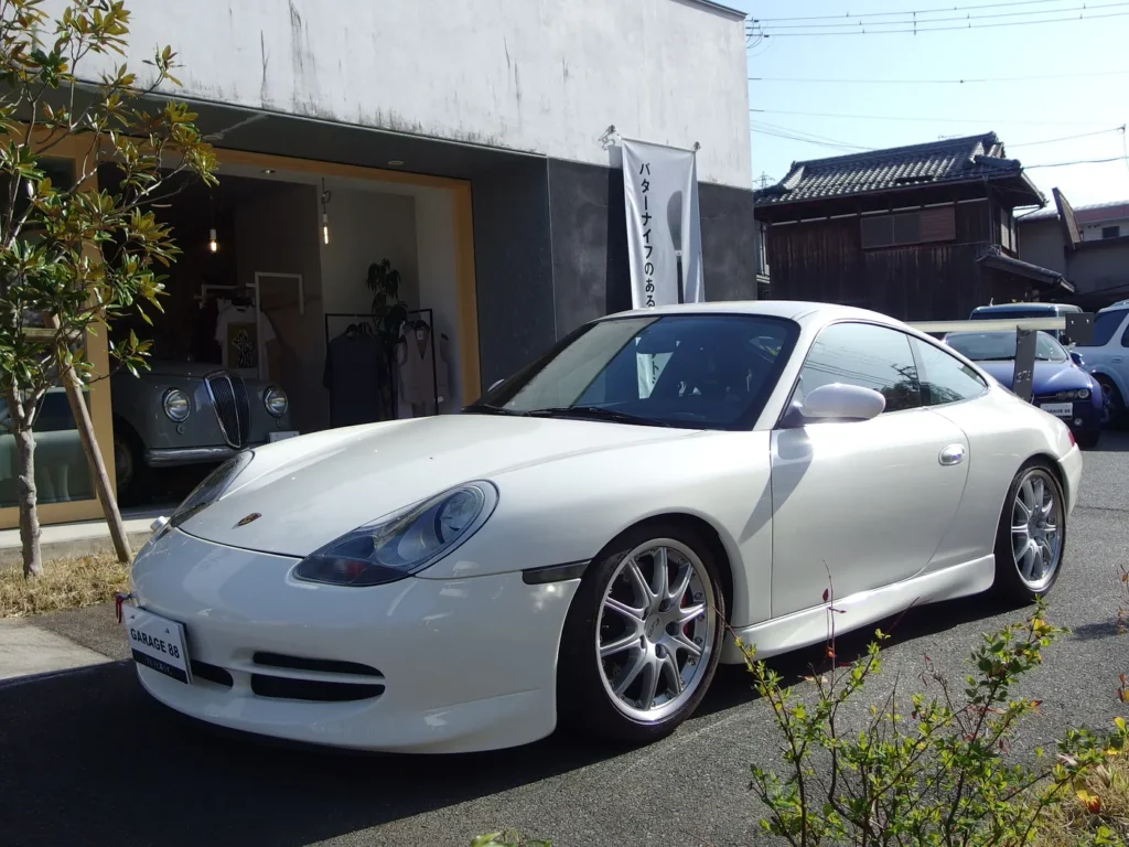 ポルシェ 911 GT3 クラブスポーツ（996）　曲線で構成されたボディ