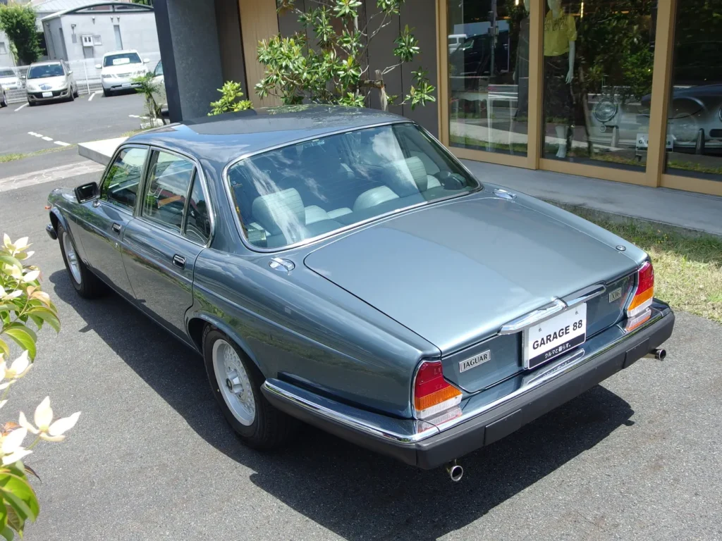 ジャガー XJ6 4.2 シリーズIII　エレガントな佇まい