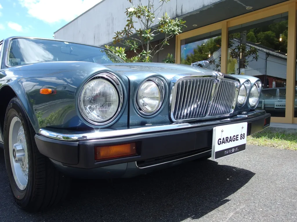 ジャガー XJ6 4.2 シリーズIII 堂々としたグリル