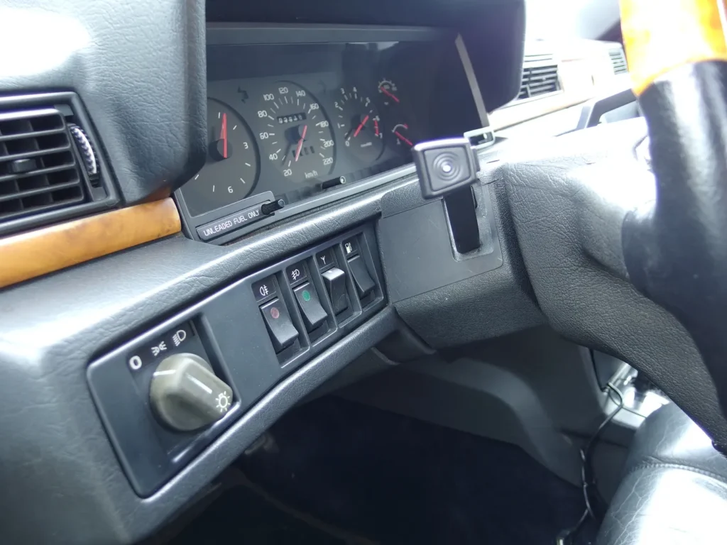 ボルボ 780　グローブをはめていても操作性の良い大きなスイッチ類