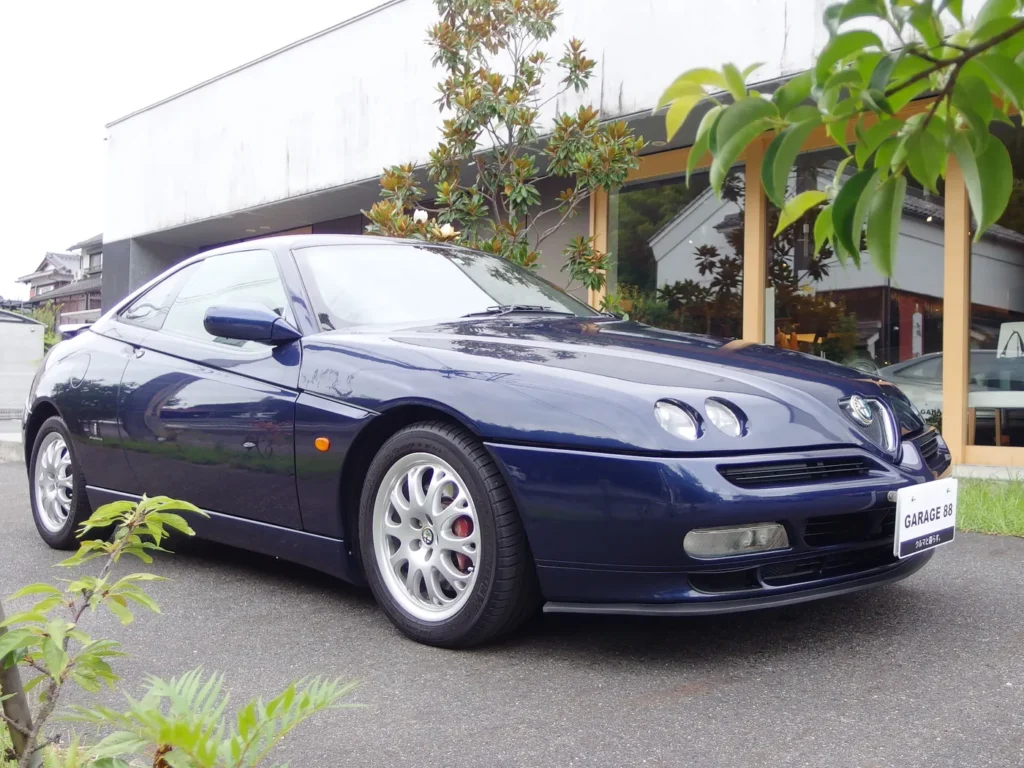 アルファロメオ GTV 3.0 V6 24V　デザイナーはピニンファリーナのエンリコフミア