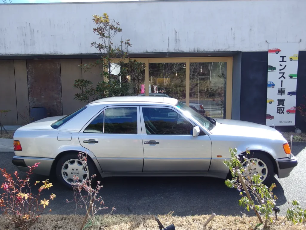 メルセデス・ベンツ 500E（W124）　意外とコンパクトなボディ