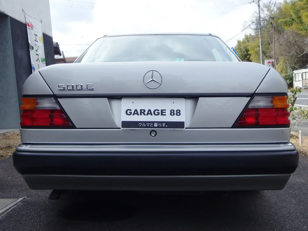 メルセデス・ベンツ 500E（W124）　水平基調のデザイン