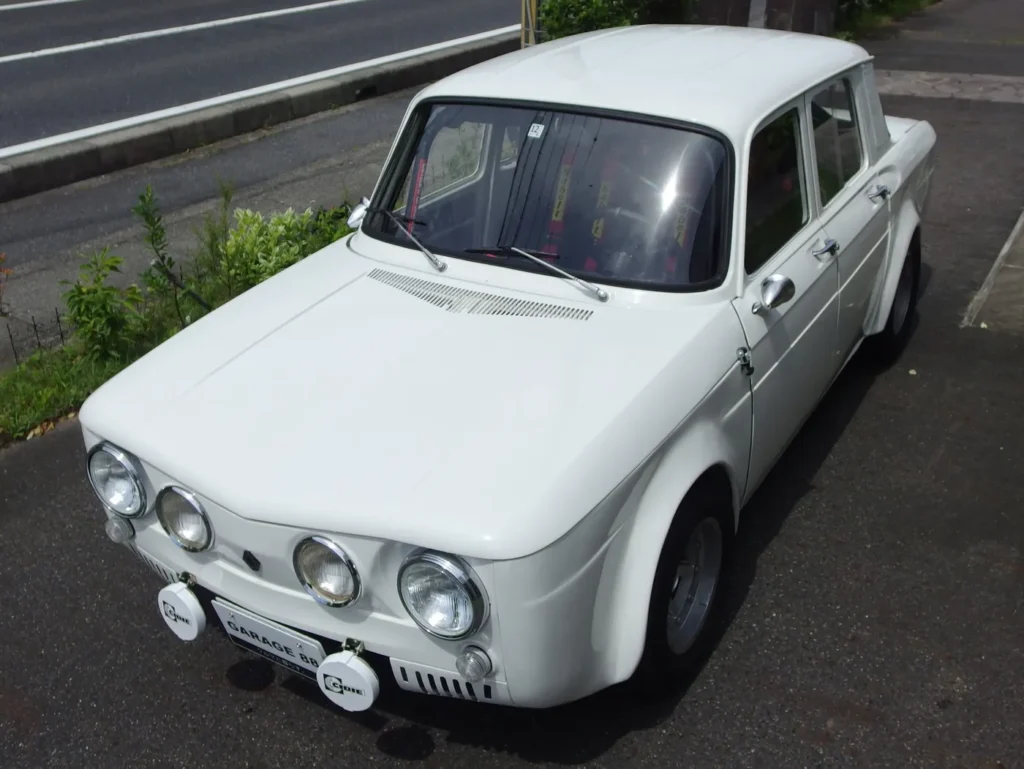 ルノー ユイット　軽量コンパクトな車体