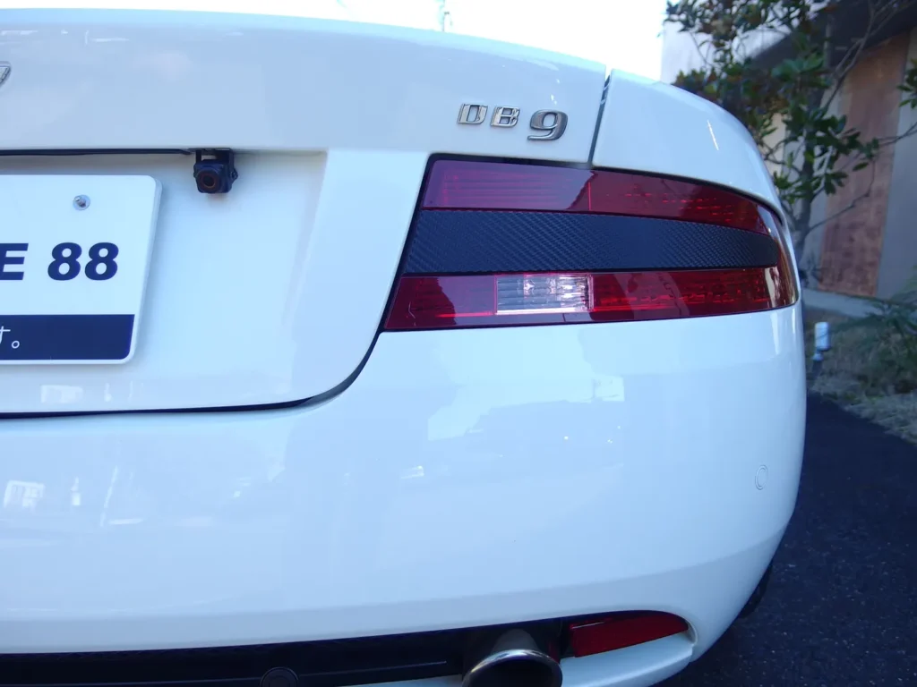 アストンマーティン DB9　バックモニター付き