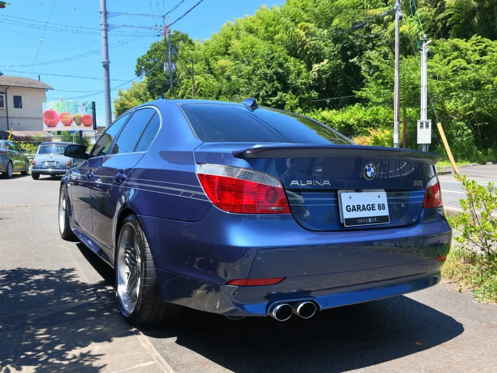 アルピナ B5 スーパーチャージ　上品なリアスポイラー